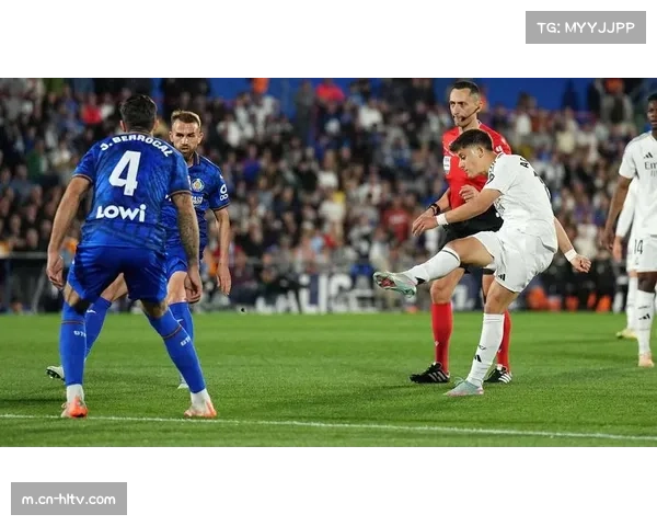 居莱尔盲目射门引争议 年轻球员与巨星间信任危机待化解